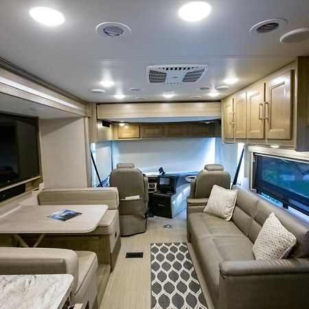River Safaris, Stationary Class A Motorcoach, Old הומוססה מראה חיצוני תמונה
